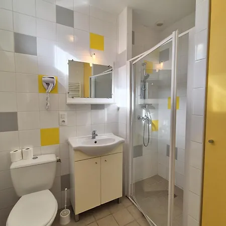 F3 House With Garden In * Grosbreuil