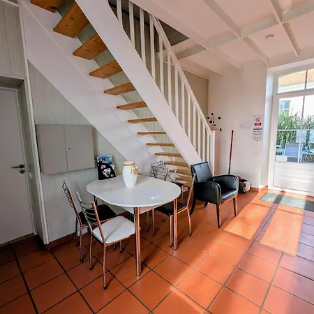 F3 House With Garden In * Grosbreuil