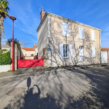 בית נופש F3 House With Garden In Grosbreuil