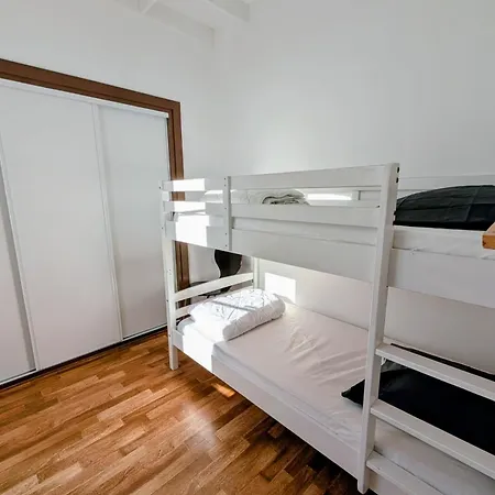 F3 House With Garden In *
