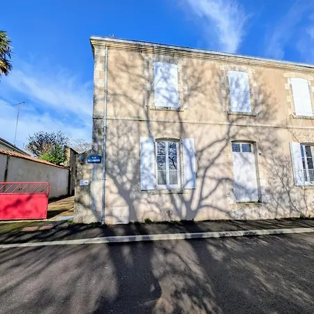 F3 House With Garden In * Grosbreuil