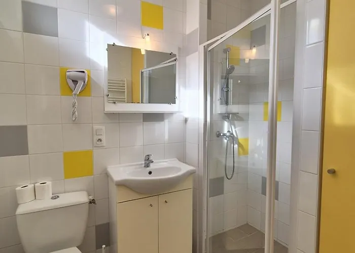 F3 House With Garden In * Grosbreuil