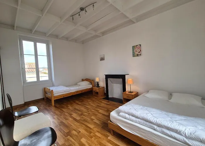 Dom wakacyjny F3 House With Garden In Grosbreuil